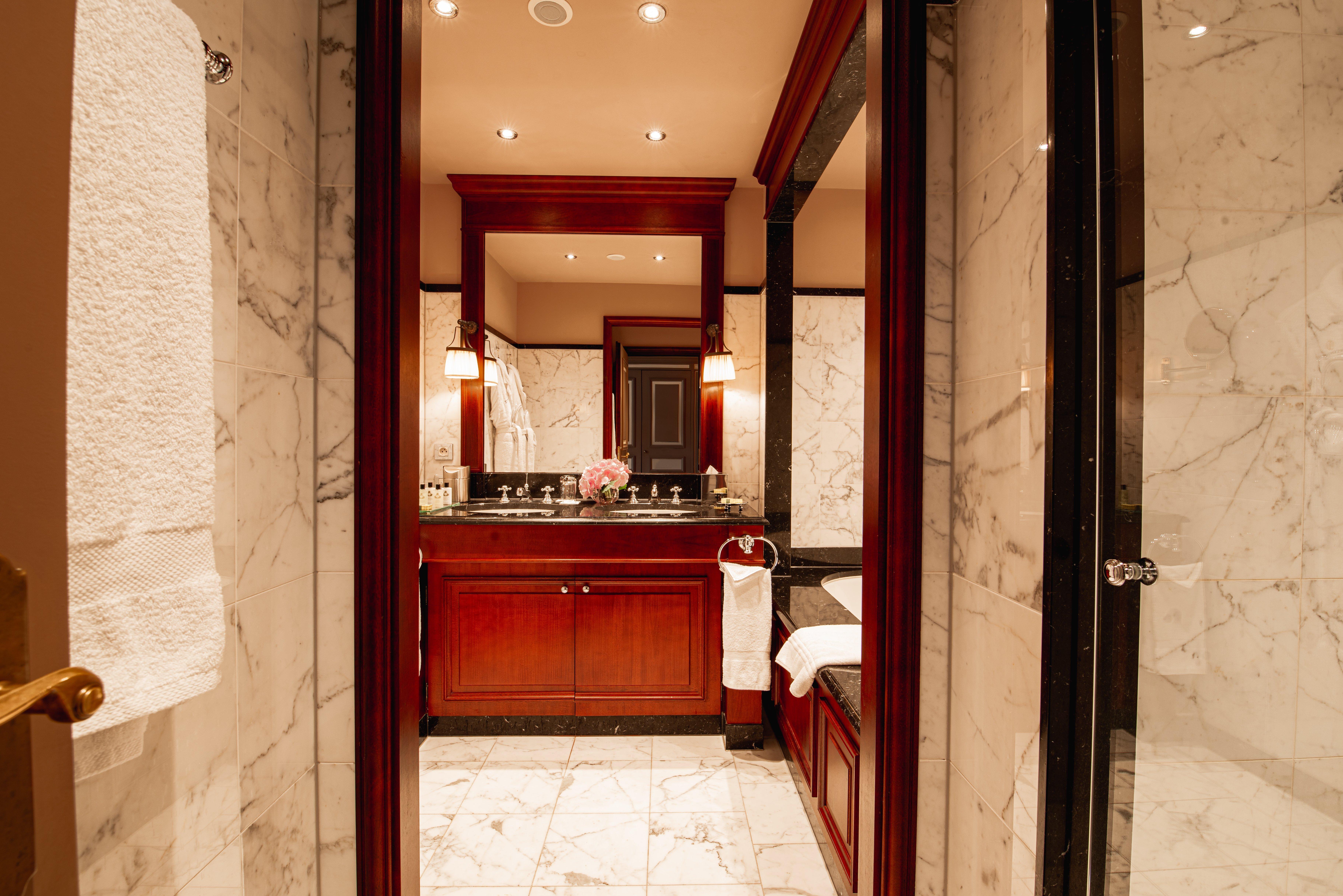 Intercontinental Bordeaux Le Grand Hotel By Ihg Dış mekan fotoğraf Bathroom