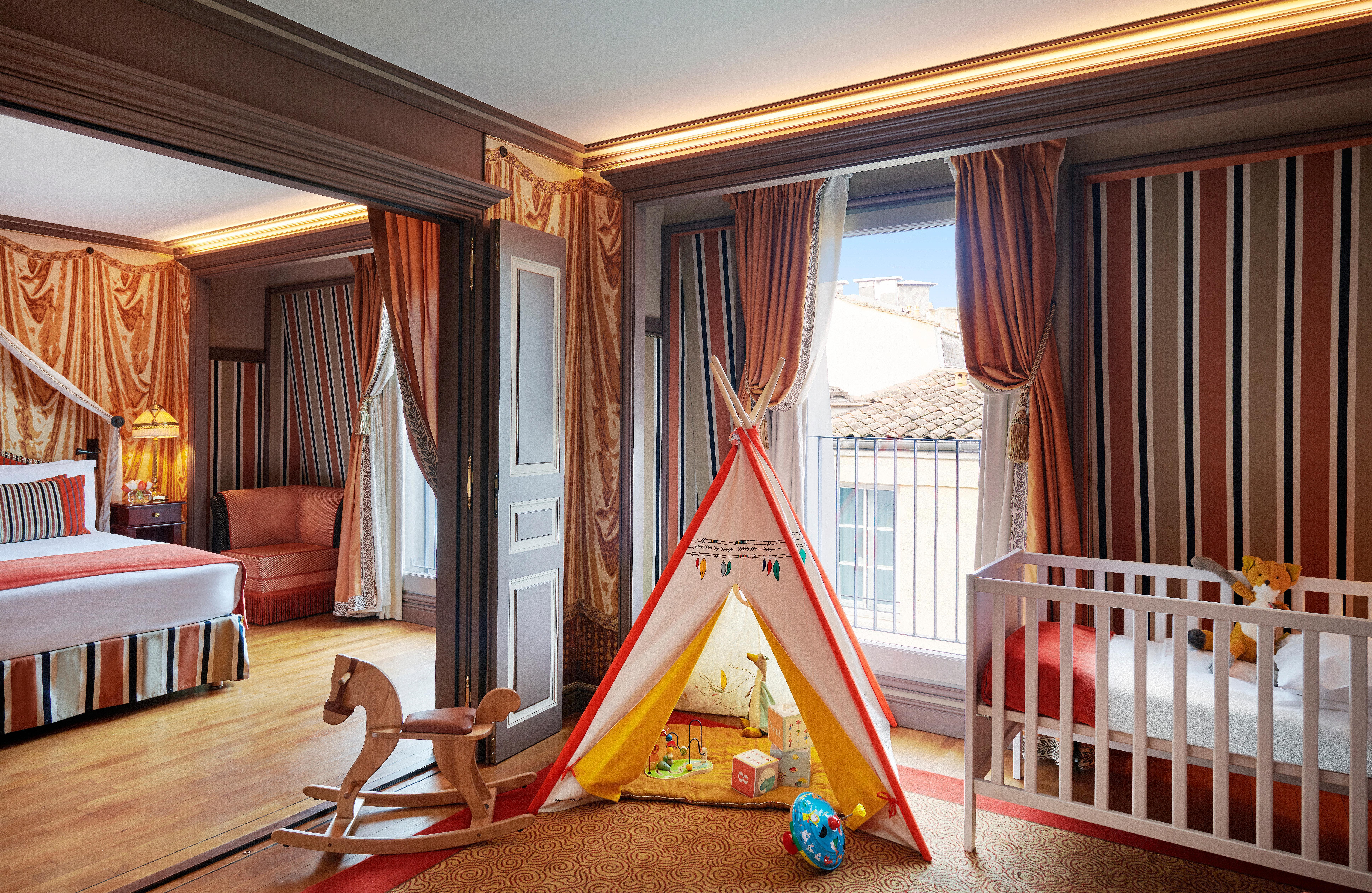 Intercontinental Bordeaux Le Grand Hotel By Ihg Dış mekan fotoğraf Family Suite