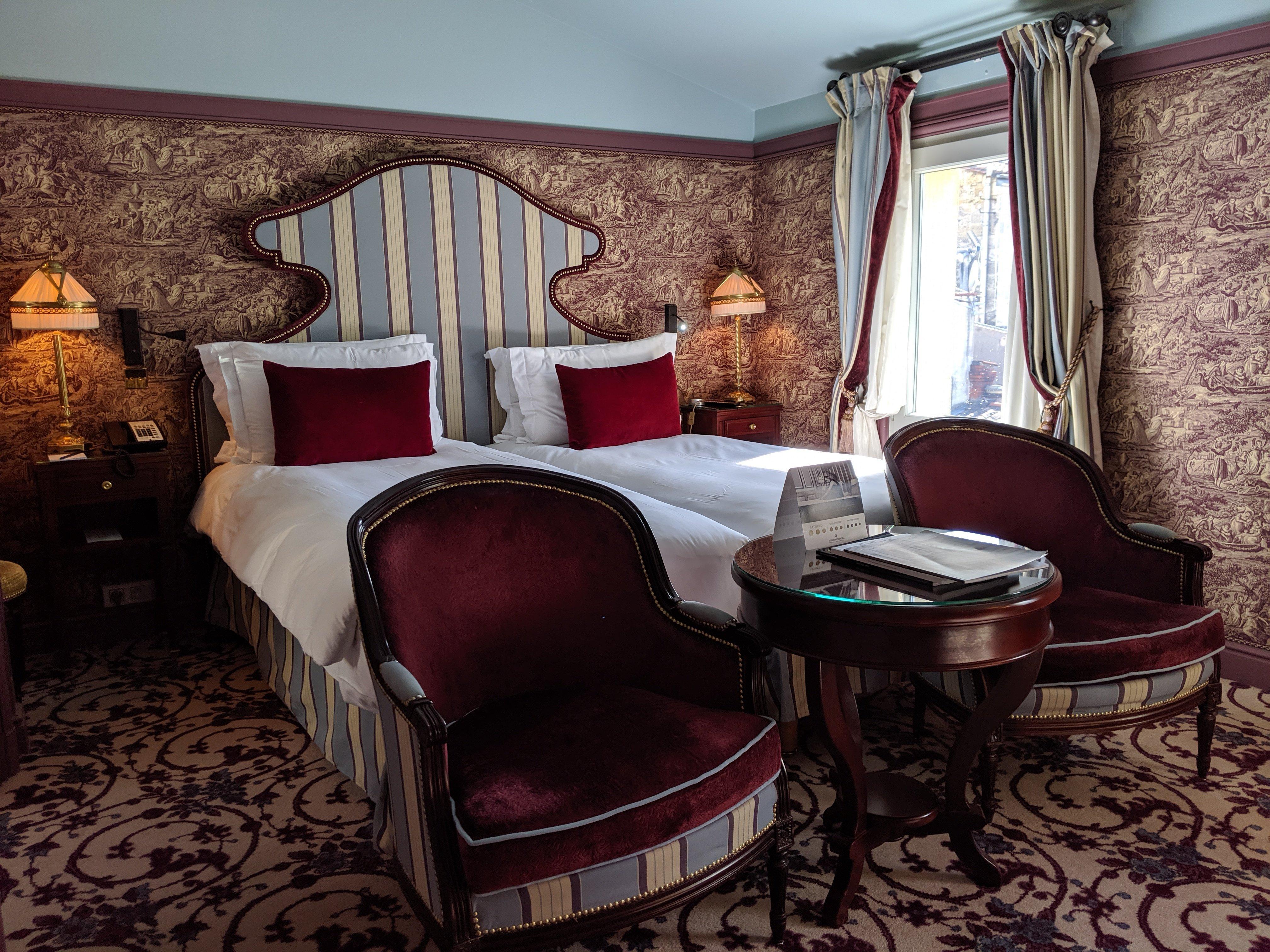 Intercontinental Bordeaux Le Grand Hotel By Ihg Dış mekan fotoğraf A room at the hotel
