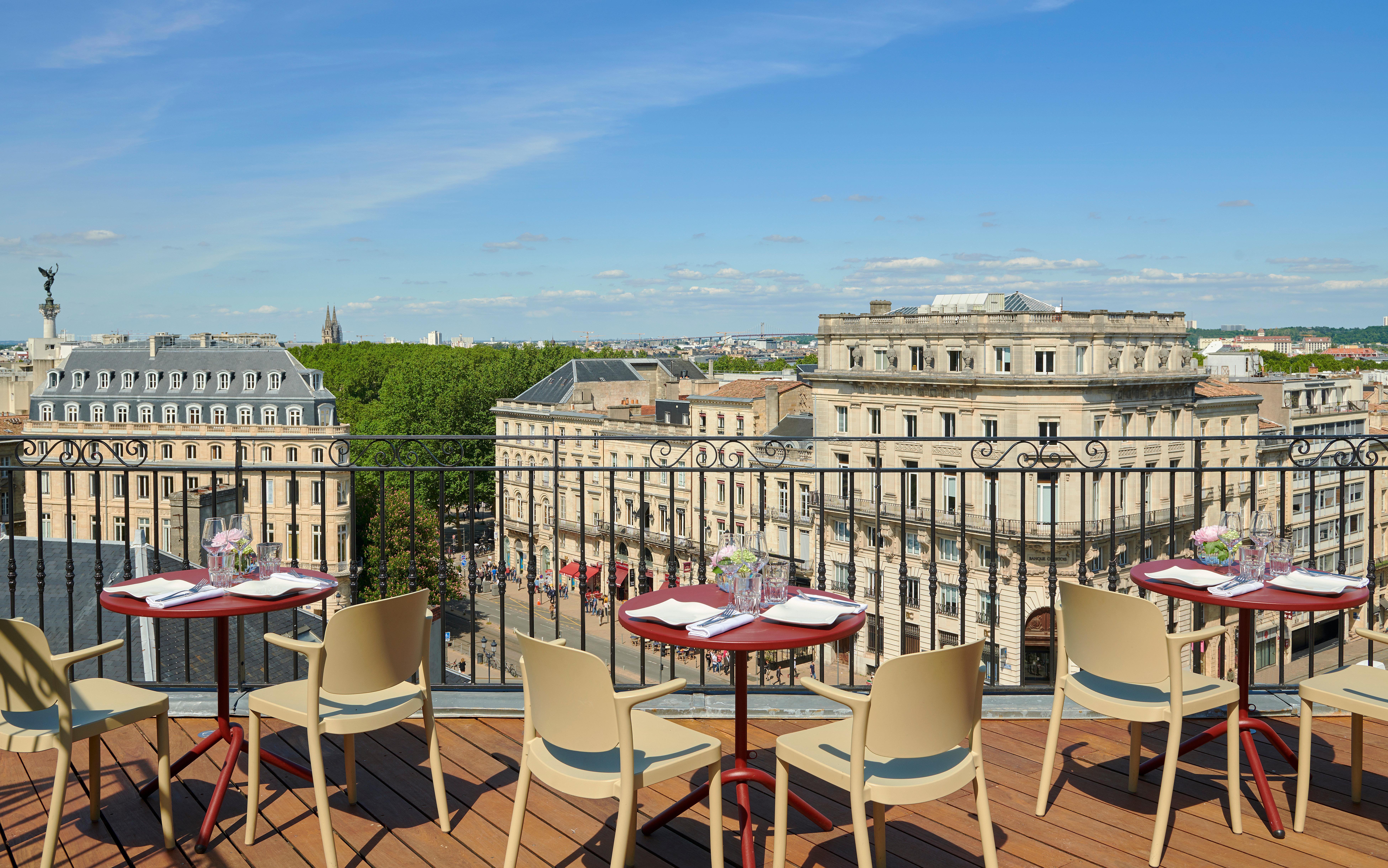 Intercontinental Bordeaux Le Grand Hotel By Ihg Dış mekan fotoğraf The rooftop terrace